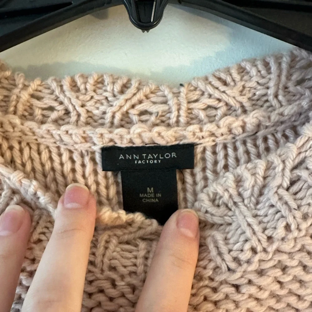 Ann Taylor Chunky Knit Scalloped Pink Sweater
